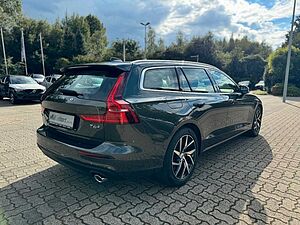 Volvo  T6 Twin Engine AWD Geartr. MOMENTUM PRO-Pano